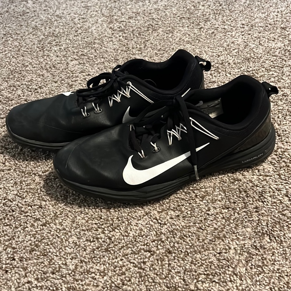 Mens Nike golf shoes